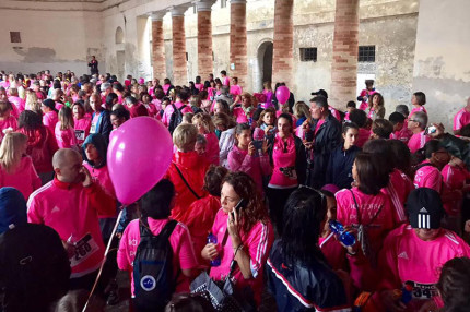 Le partecipanti alla maratona in rosa Io Corro Per La Vita a Senigallia