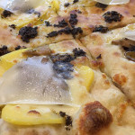 La pizza alla pala di Aculmò a Senigallia