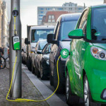 Colonnine ricarica auto elettriche su lampioni