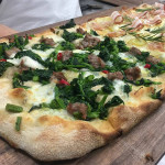 Pizza gourmet e pizza alla pala di Garage by pizzeria Aculmò di Senigallia