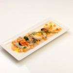 Zuppa di legumi maceratesi con brodo di mazzola, mosciolo di Portonovo, vongola lupino e cannolicchio con olio EVO monovarietale di Mignola - ricetta di Luca Facchini