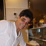 Michele Ercole in pizzeria al suo ristorante Al Vicoletto di Senigallia - foto Tiffi