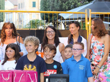 I ragazzi della scuola montessoriana di Scapezzano di Senigallia alla Festa del Rione Porto