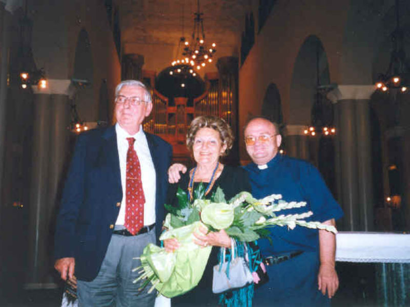 Leopoldo Uccellini e la sua signora con Don Bartera all'inaugurazione dell'organo di Santa Maria della Neve