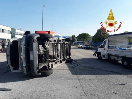 Incidente stradale a Civitanova Marche