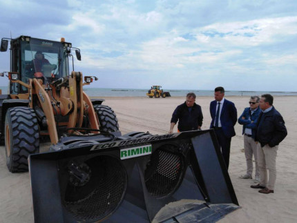 Macchinario pulizia spiaggia