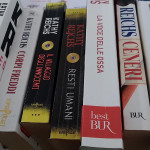 Libri usati: alcuni dei titoli in vendita presso la libreria Iobook di Senigallia