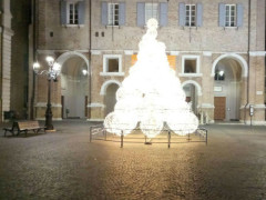 Albero di Natale in piazza Roma