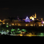 L'albero di Natale che spicca nel centro di Corinaldo