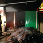 Vigili del Fuoco intervenuti a Marzocca per l'incendio del negozio di frutta e verdura