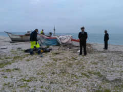 La guardia costiera ha ripulito il litorale di Montemarciano