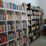 Biblioteca Sociale alla Cesanella, scaffali pieni di libri