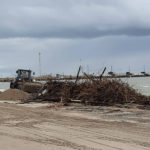 Detriti sulla Spiaggia di Velluto: i lavori di pulizia