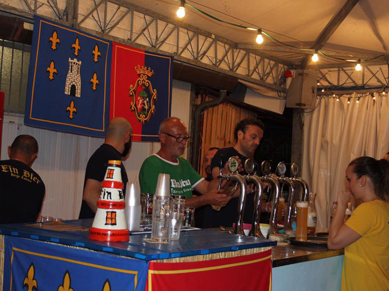 Lo staff di Ein Bier a Borgo Catena di Senigallia