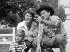 Peter Ford insieme ai genitori Glenn Ford ed Eleanor Powell