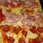 Pizza alla pala romana allo Skizzo Bar di Senigallia