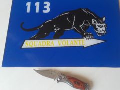 Coltello sequestrato dalla Polizia