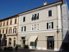 Riqualifica edificio storico a Senigallia con prodotti forniti da Caparol Marche Color 2