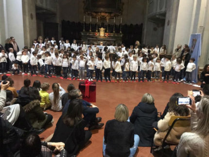Scuola dell’Infanzia Piazza Saffi e Primaria Pascoli insieme per il coro di Natale