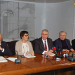 Ceriscioli con assessori della Giunta della Regione Marche in conferenza stampa