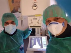 Diego Sartini e Marco Vernelli all’Ospedale di Civitanova ad installare il nuovo detettore