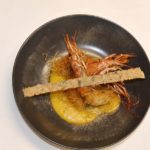 Mazzancolle in kataifi con crema di zucca, polvere di capperi e cracker ai semi - ricetta Insolito Bistrot