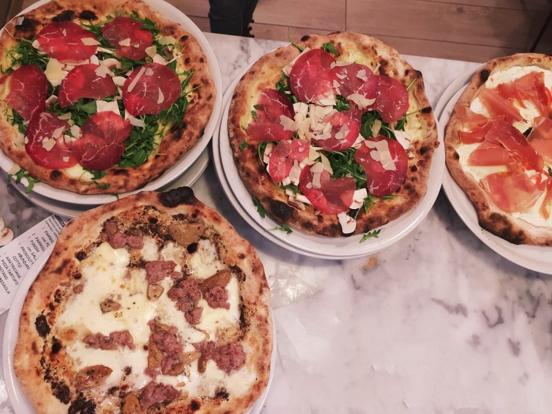 Le pizze della Pizzeria Simoncelli di Senigallia