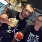 Timati e Marina, barman e barmaid dello Skizzo Bar di Senigallia