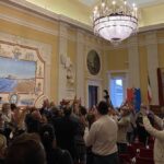 Applausi in sala del Consiglio Comunale per l'elezione di Massimo Olivetti a sindaco di Senigallia