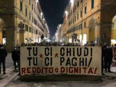 Tu ci chiudi, tu ci paghi: Manifestazione e corteo spontaneo ad Ancona