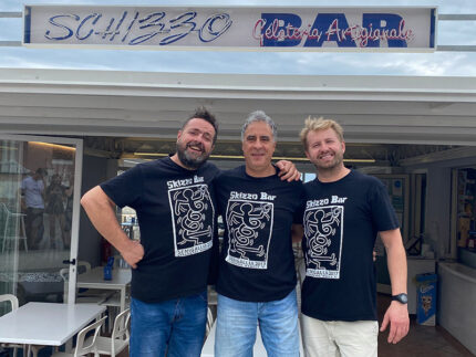 Michele, Roberto e Konstantin, gestori dello Skizzo Bar di Senigallia