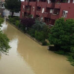 Senigallia, 3 maggio 2014. Via delle Mimose invasa da fango e acqua