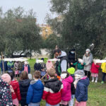 Alunni piantumano alberi per la Festa dell'Albero 2021