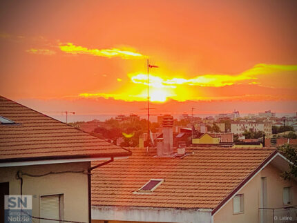 Alba dai tetti di Senigallia - Il buon giorno si vede dal mattino - Foto di Oscar Latino