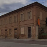 Vecchie case sulla darsena in via Nino Bixio