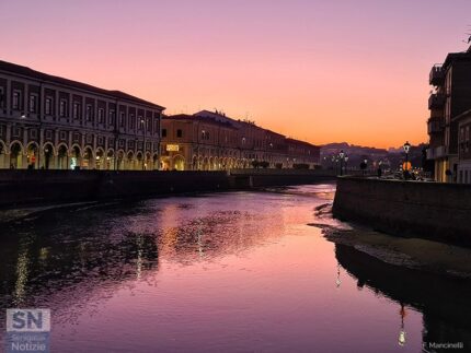 Il Misa tinto di viola - Senigallia al tramonto - Foto di Francesca Mancinelli
