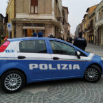 Polizia in piazza Saffi, di fronte a corso 2 Giugno