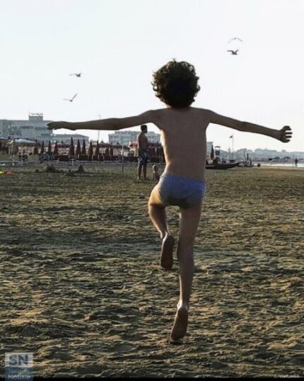 Giochi sulla spiaggia di Velluto di Senigallia - Come un gabbiano - Foto di Anita Venturelli