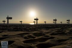Primi ombrelloni sulla spiaggia di Senigallia - Preparativi - Foto di Daniele Brescini