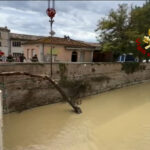 Vigili del Fuoco al lavoro per la disostruzione di ponte Garibaldi