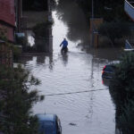 Sfidando la piena - Foto di Barbara Mella