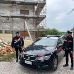 Carabinieri davanti all'abitazione della vittima a Filetto di Senigallia
