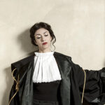 Cinzia Spanò nei panni della giudice Paola Di Nicola (credito foto © Laila Pozzo)