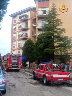 Incendio in appartamento in via Di Vittorio