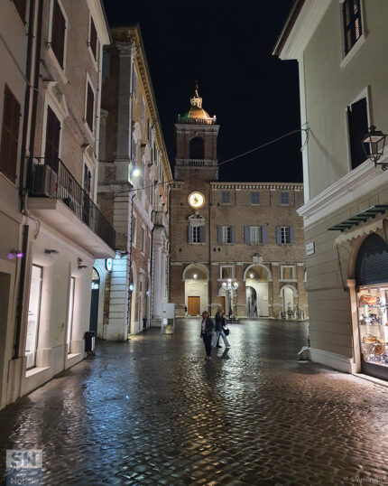 Piazza Roma la sera - Foto Sonia Amorello