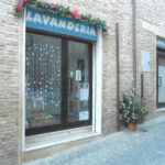 Lavanderia in centro a Serra de' Conti