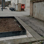 Lamine di metallo attorno agli alberi di viale Leopardi