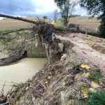 Ponti e strade danneggiati nell'entroterra dall'alluvione 2022