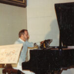 Eugenio Miccini, performance Sinfonia cromatica, Palazzetto Baviera, 1989