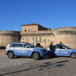 Polizia davanti alla Rocca Roveresca di Senigallia